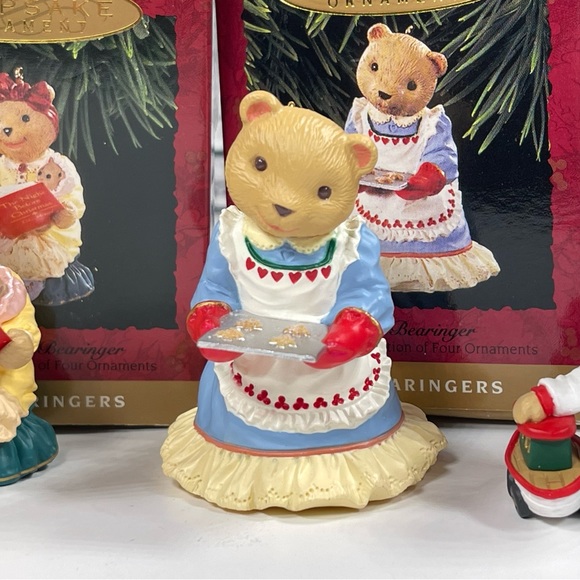 The Bearingers of Victoria Circle Vintage 1993 Hallmark Keepsake Ornamen… - Picture 8 of 11